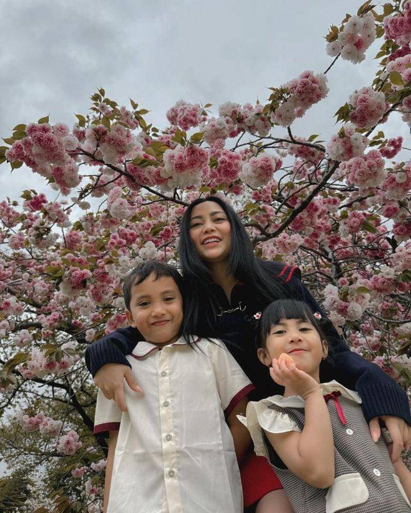 Instagram.com/rachelvennya